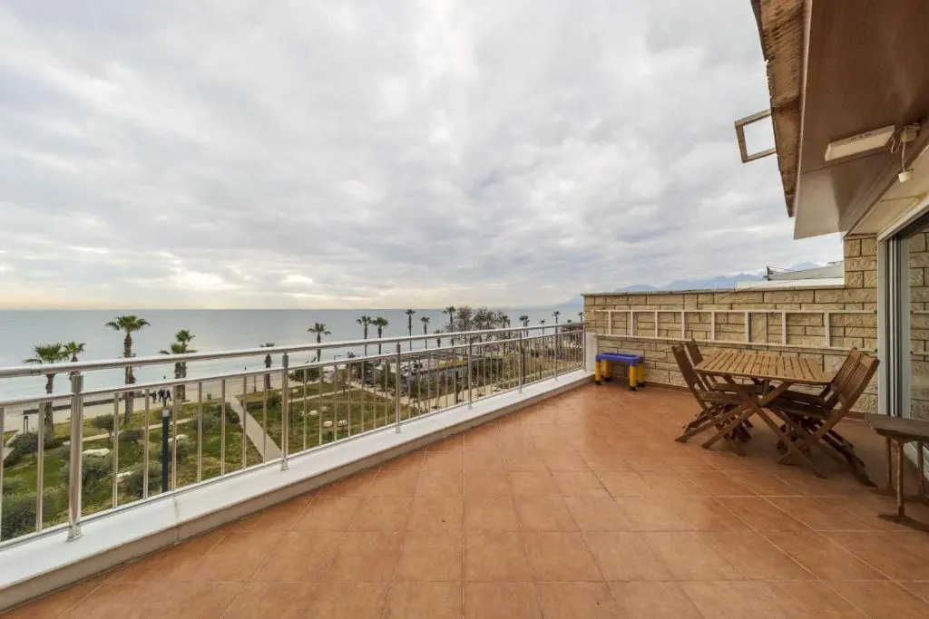 Flat With Terrace Next To Konyaalti Beach
