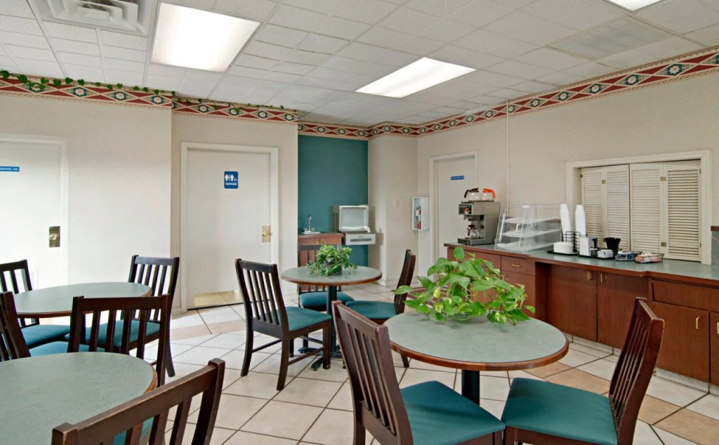 Americas Best Value Inn & Suites - Memphis Graceland