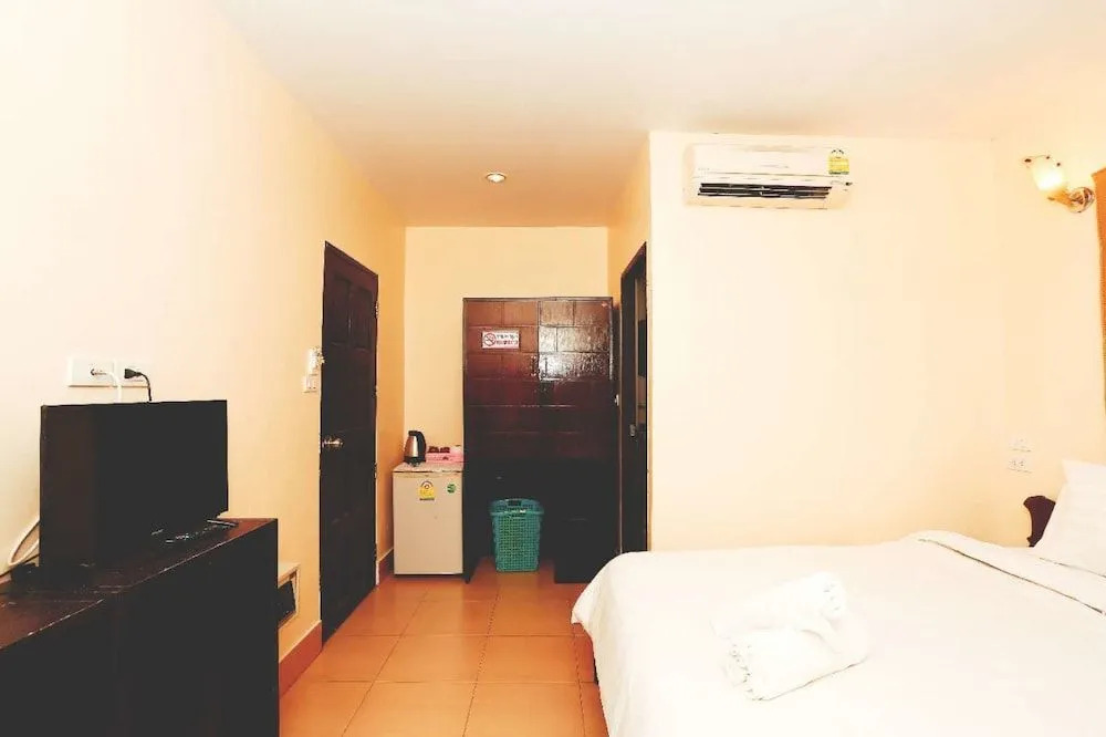 Zodiac Hotel