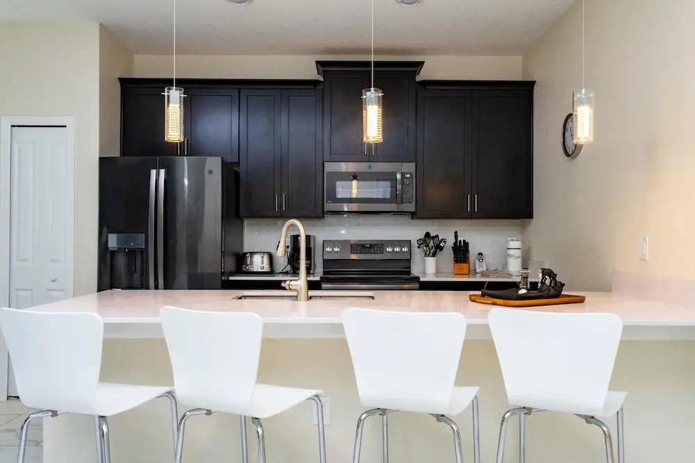 1180 CD - Magical 5BR Townhome with Pool