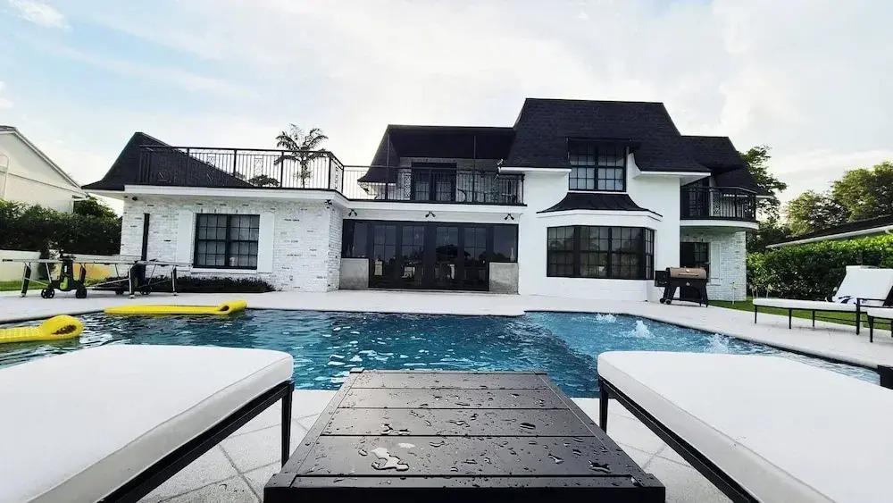 New 5 Bedroom Modern Villa on Golf Course
