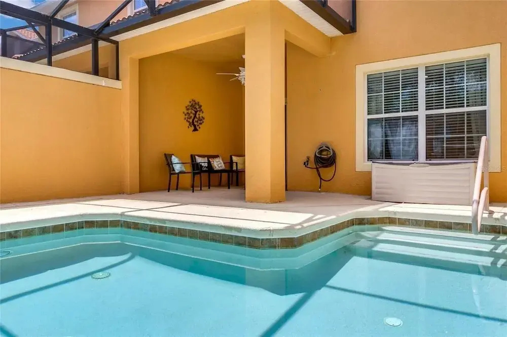 Paradise Palms 2931