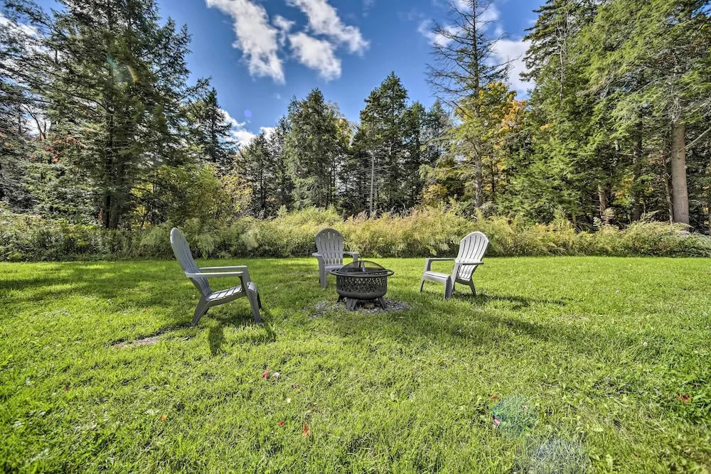 Creekside Catskills Getaway Near Hunter Mountain