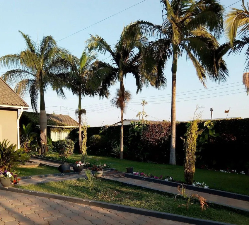 Sago Palm Executive Lodge