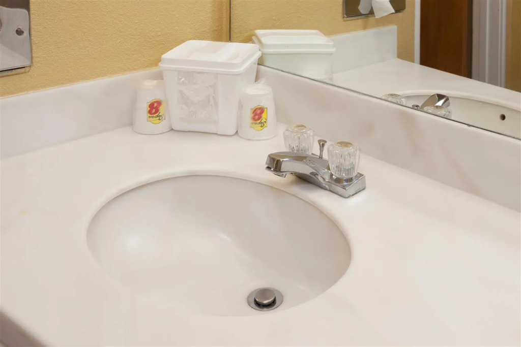 Super 8 Oceanside