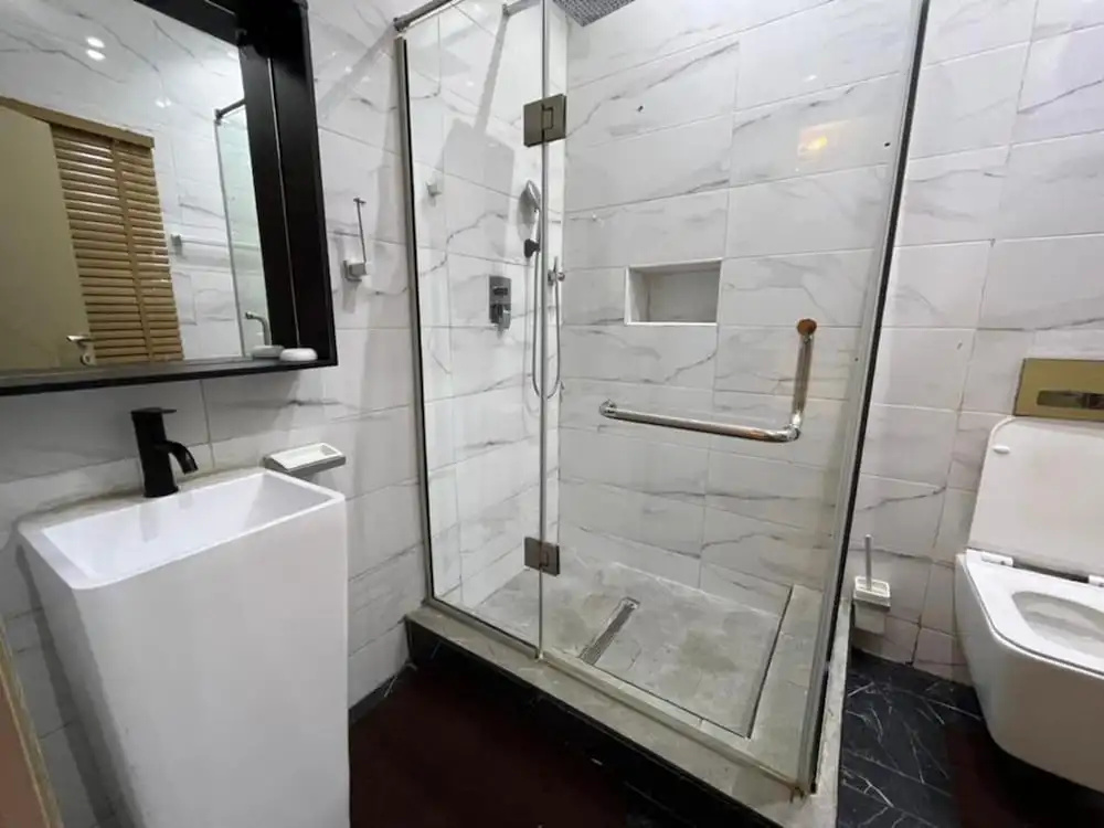 Modern Luxury 3 Bed With Pool & Gym in Lekki