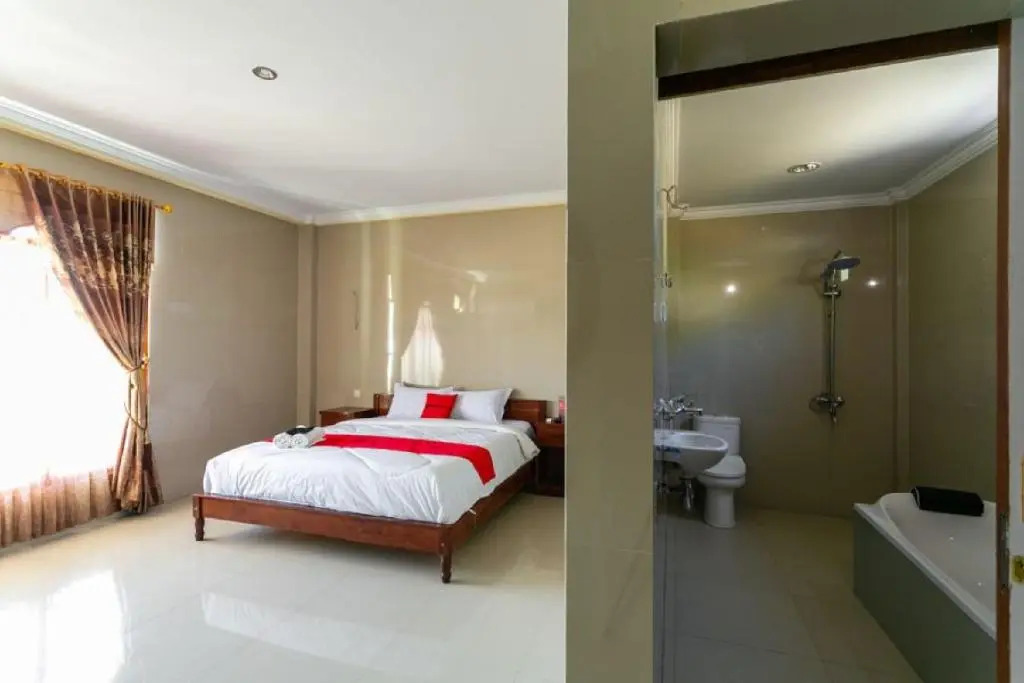 RedDoorz near Parangtritis Beach