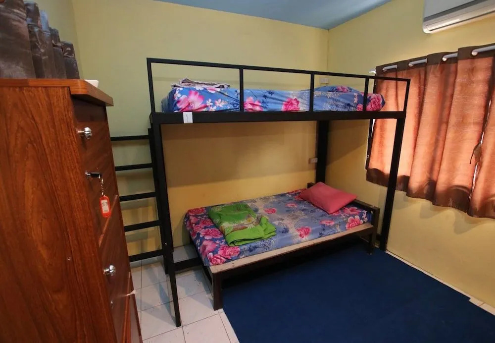 OneIsra Hostel