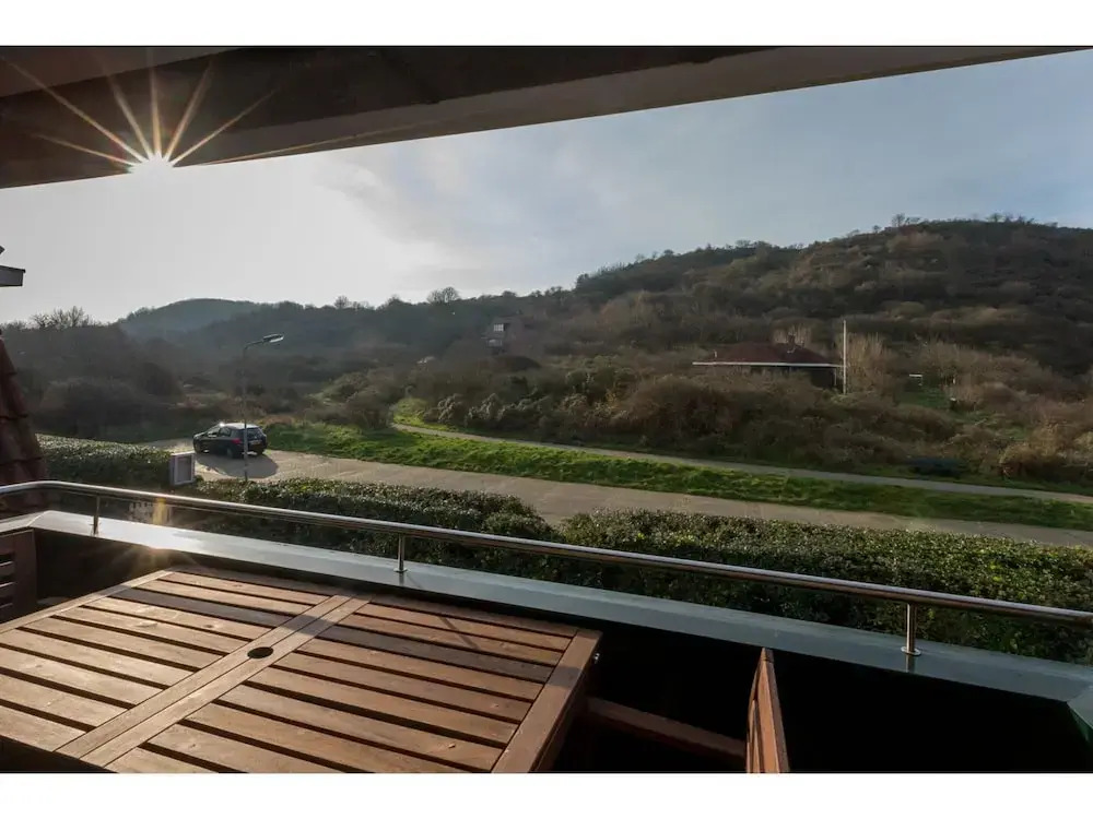Attractive Apartment at Bottom of Dunes near Center