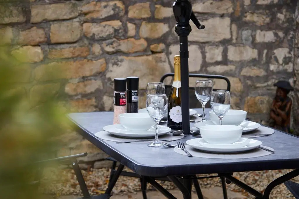Elegant Apartment in Bath with Garden Sleeps 8 by PureStay