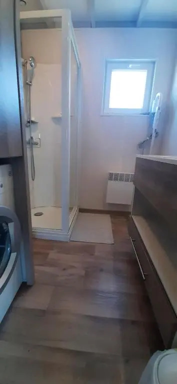 Bungalow de 2 chambres avec piscine partagee jardin amenage et wifi a Grandcamp Maisy