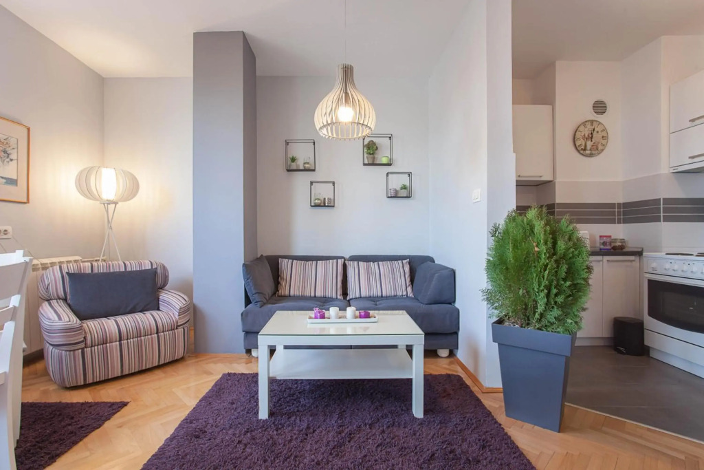 Violet Apartment