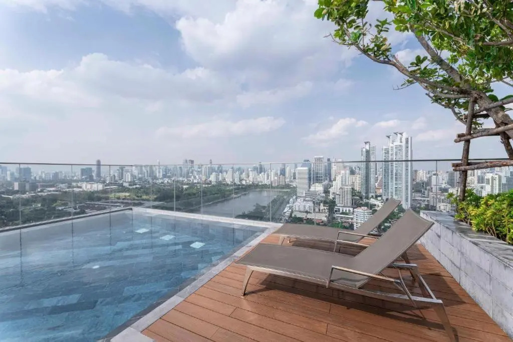 Luxury Apartment Queen Sirikit Asok Termianl 21