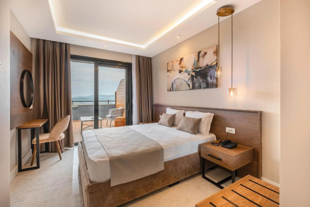 Montenegro Lodge