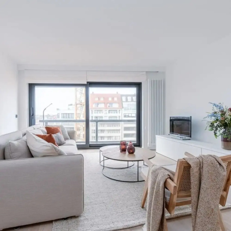 Renovated Apartment With sea View and Parking