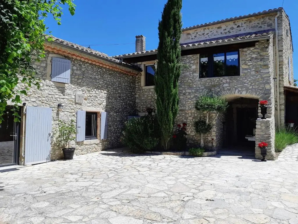 Chez Elles
