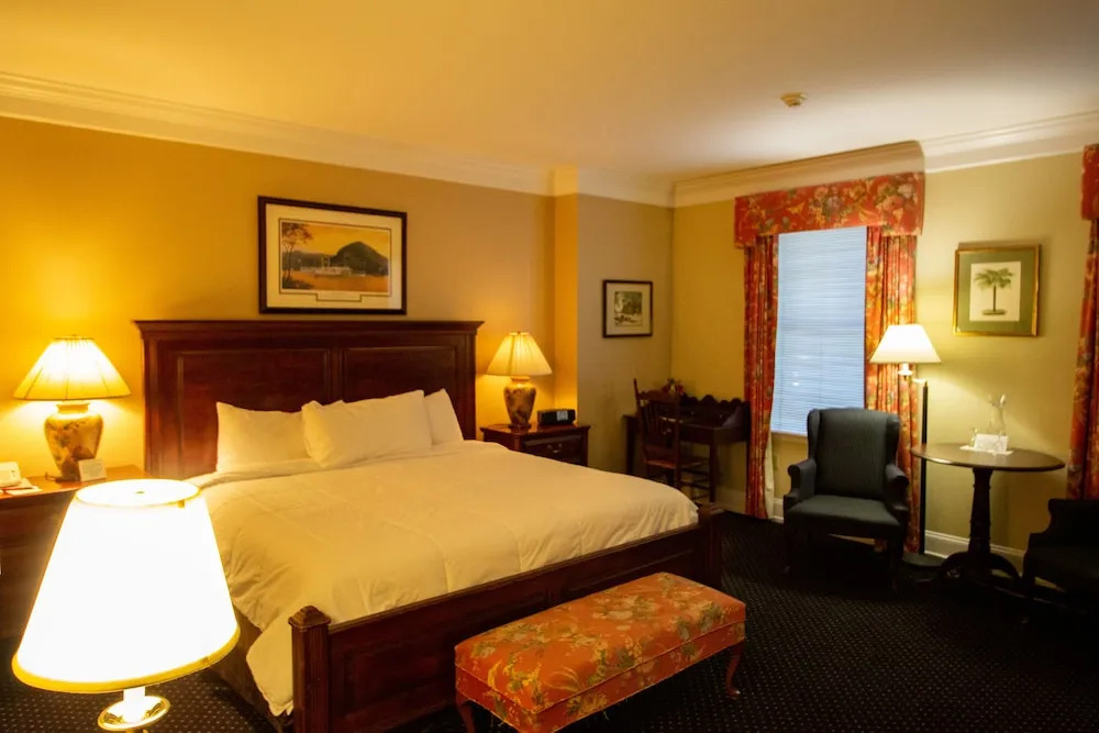 Beekman Arms and Delamater Inn