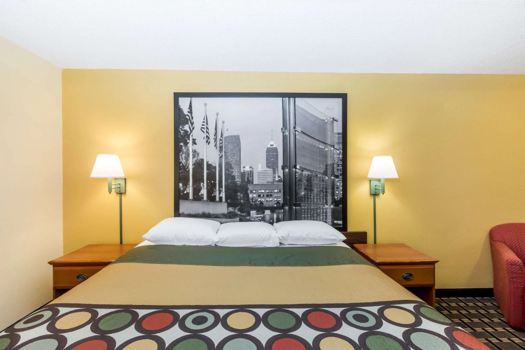 Super 8 by Wyndham Indianapolis-Southport Rd