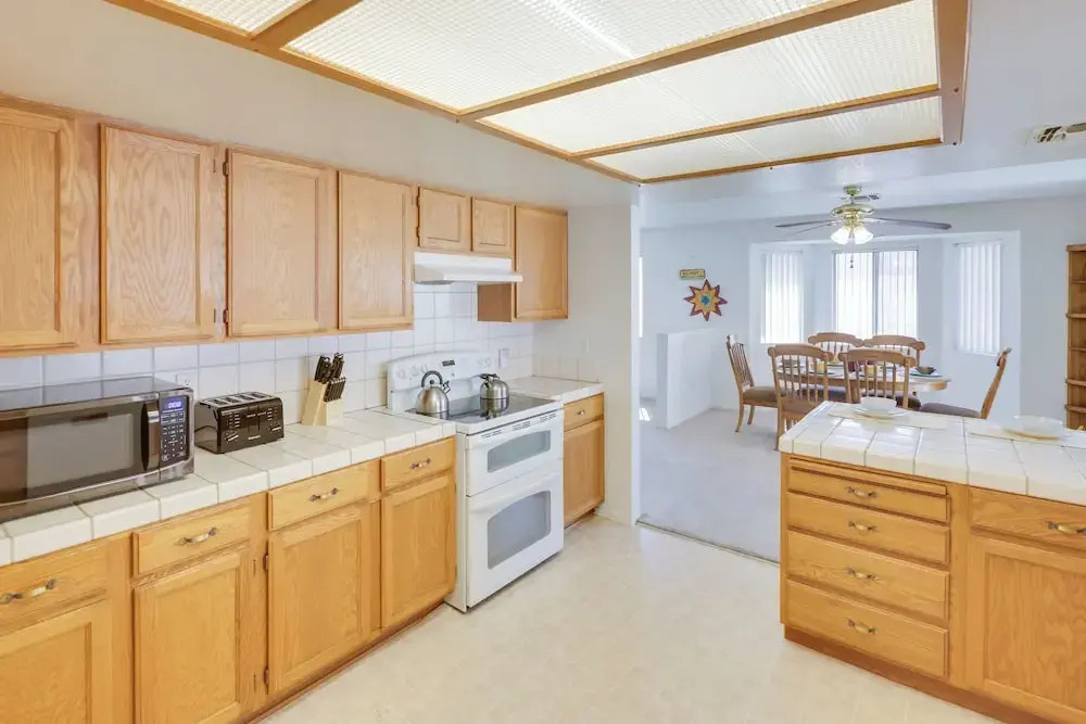 Quaint Bullhead City Getaway ~ 2 Mi to River!