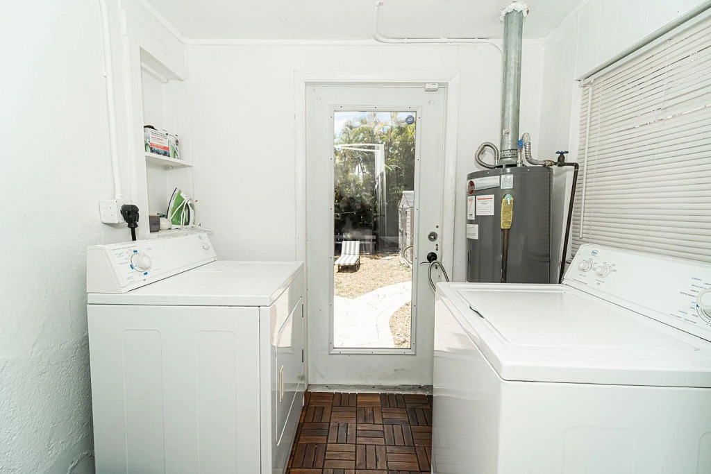 Bike to Beach-Spacious With Patio BBQ & Game Room