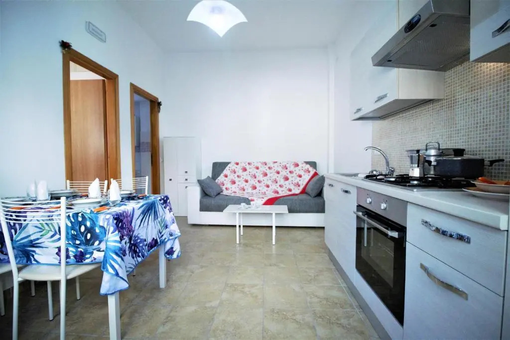 Holidaycasa Sebastiano - Grazioso Bilocale a 150 Mt Dal Mare