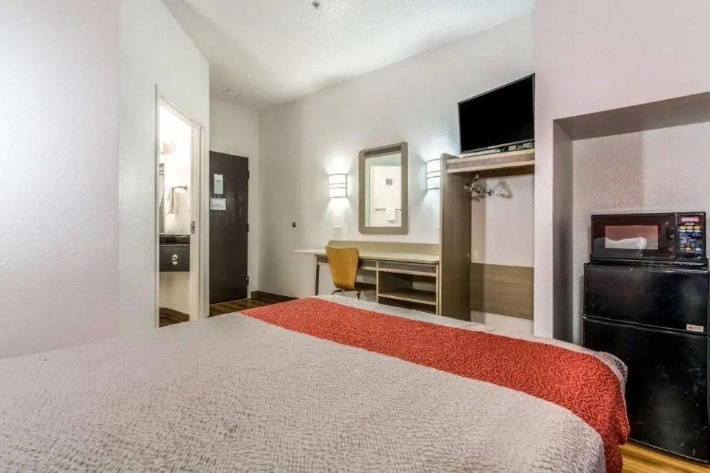 Motel 6 Charlotte 1417