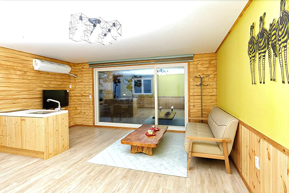 Yeosu Pierre Mont Pension