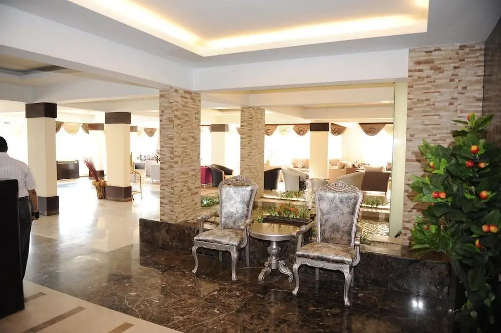 Hotelier Suites by Cantonal