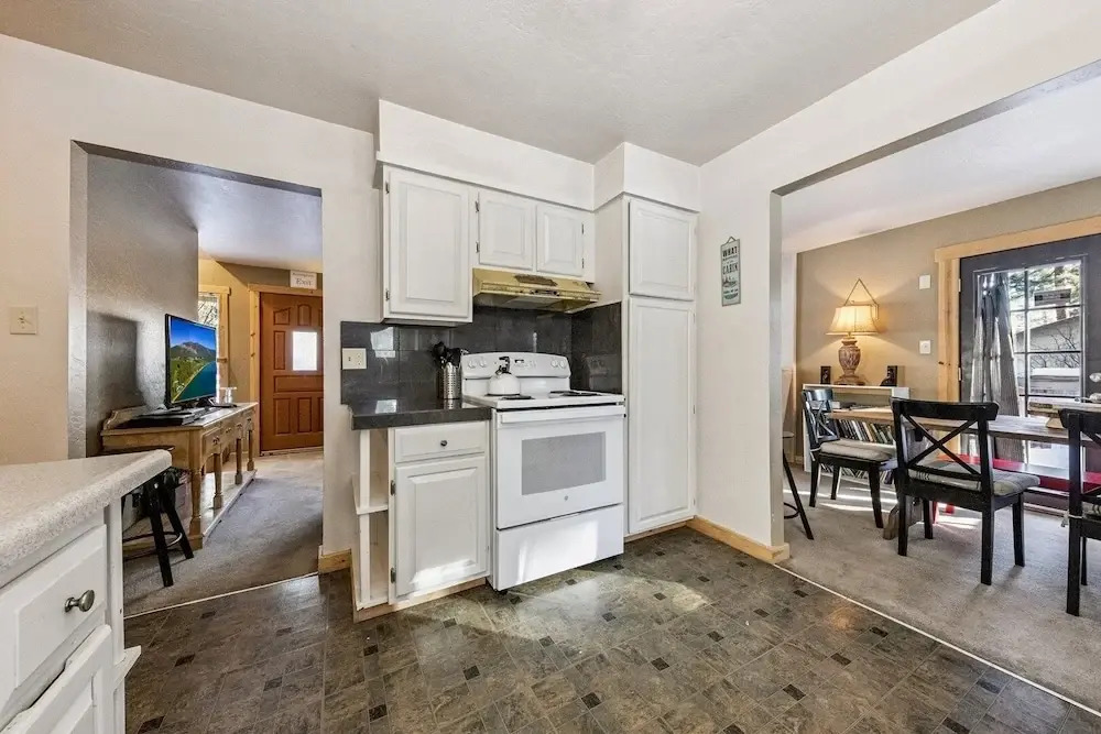 750 Stanford Avenue 3 Bedroom Cabin by RedAwning
