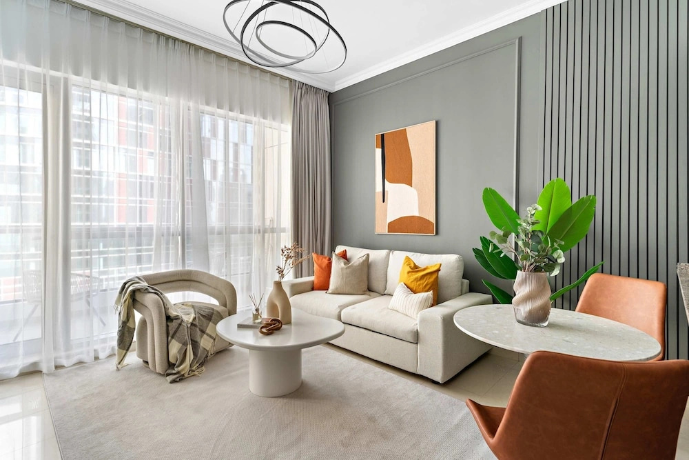 Silkhaus Modern 1BR Dubai Marina Bay Central