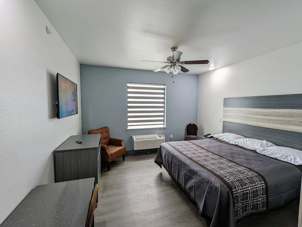 Texas Bungalows Hotel and Hotel Que at i35 Austin Pflugerville