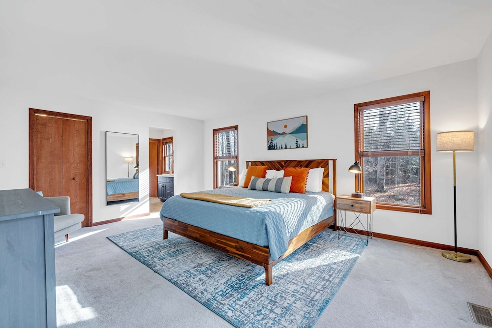 Spa Retreat With Hot Tub Sauna and Game Rooms