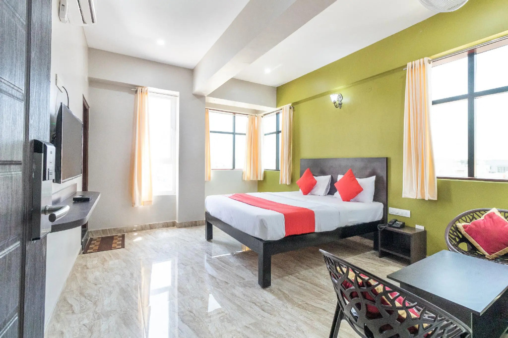 OYO Flagship 65056 Hotel Mezza Lodgings