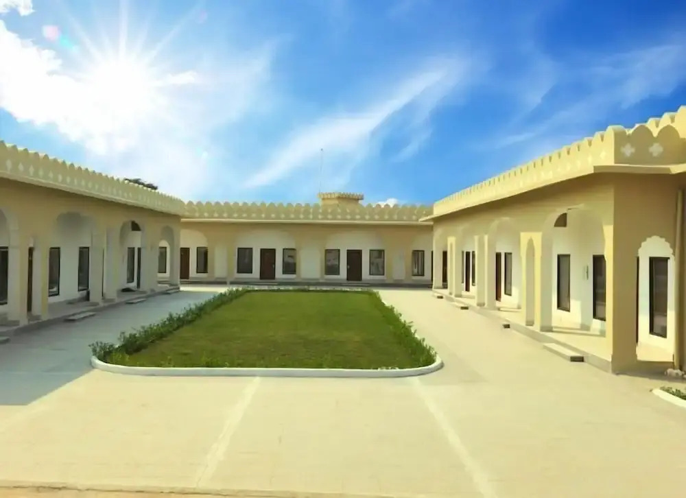 Hotel Raj Vilas The Palace