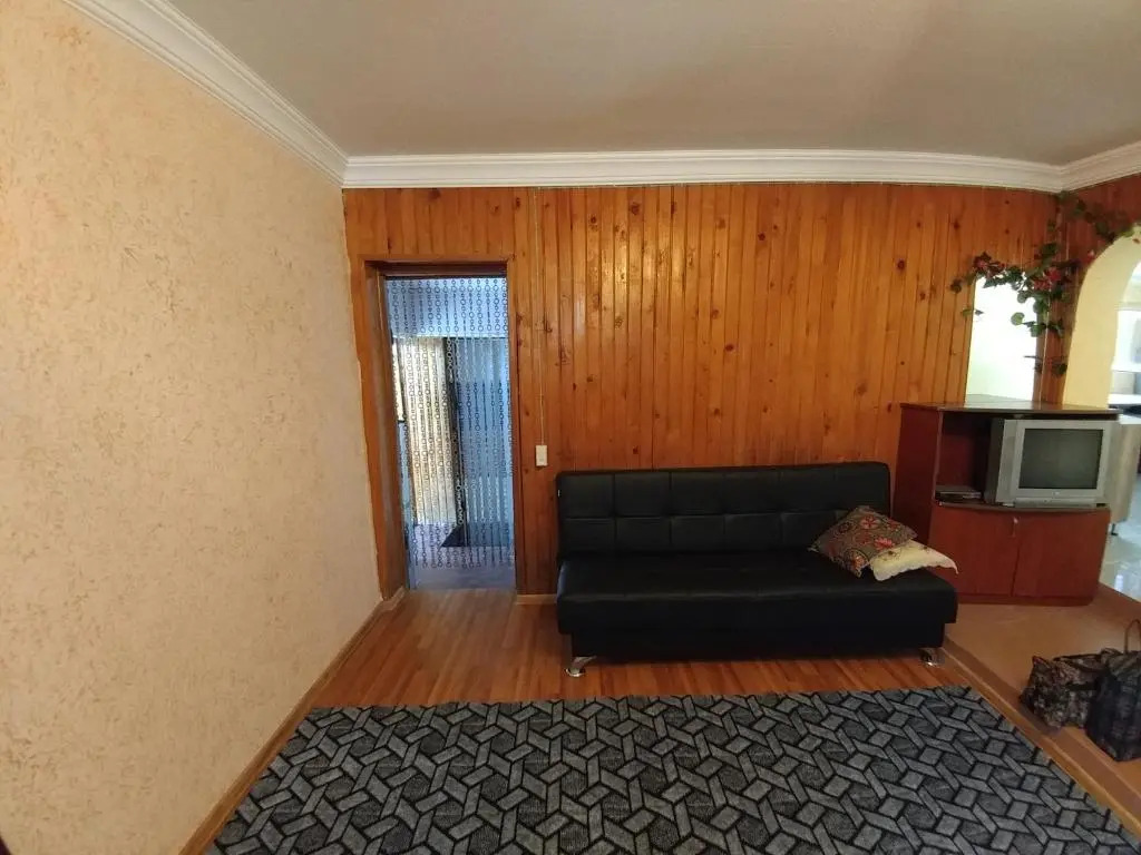 Lomidze House 1