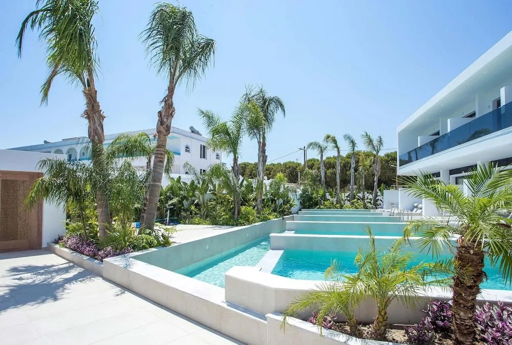 Vanik Suites