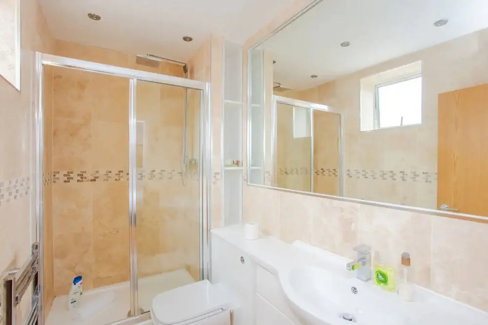 Bright 2 Bedroom Apartment in Islington