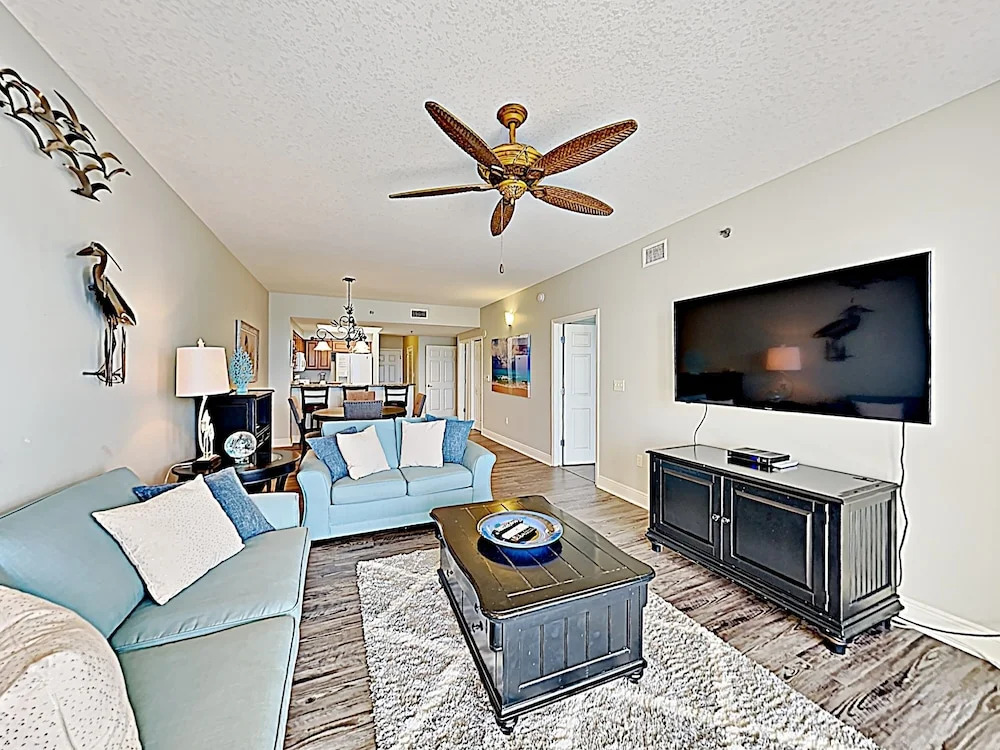 New Listing! Gulf-view Resort W/ Pool, Golf & Gym 3 Bedroom Condo