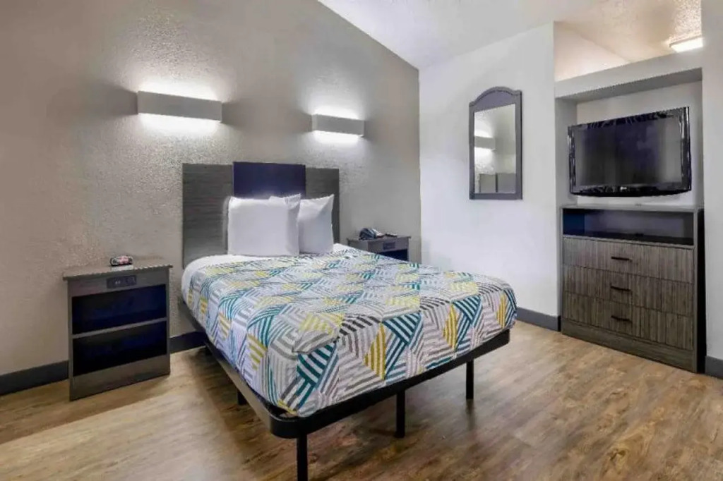 Studio 6 Dallas, TX - North - Richardson