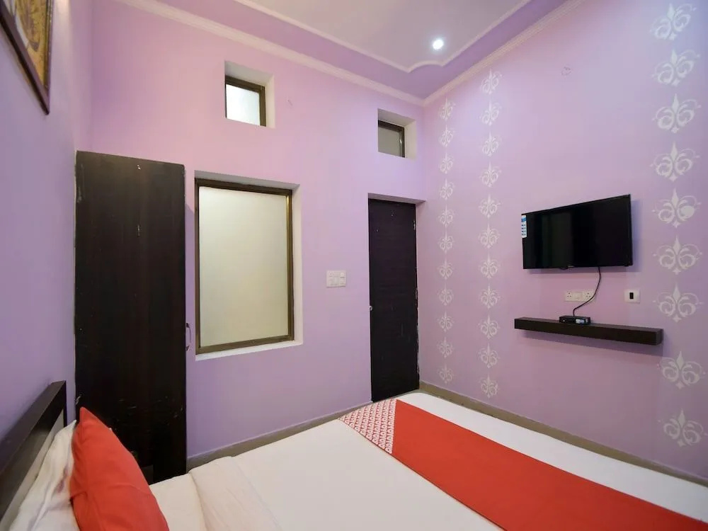 Royal Castillo By OYO Rooms