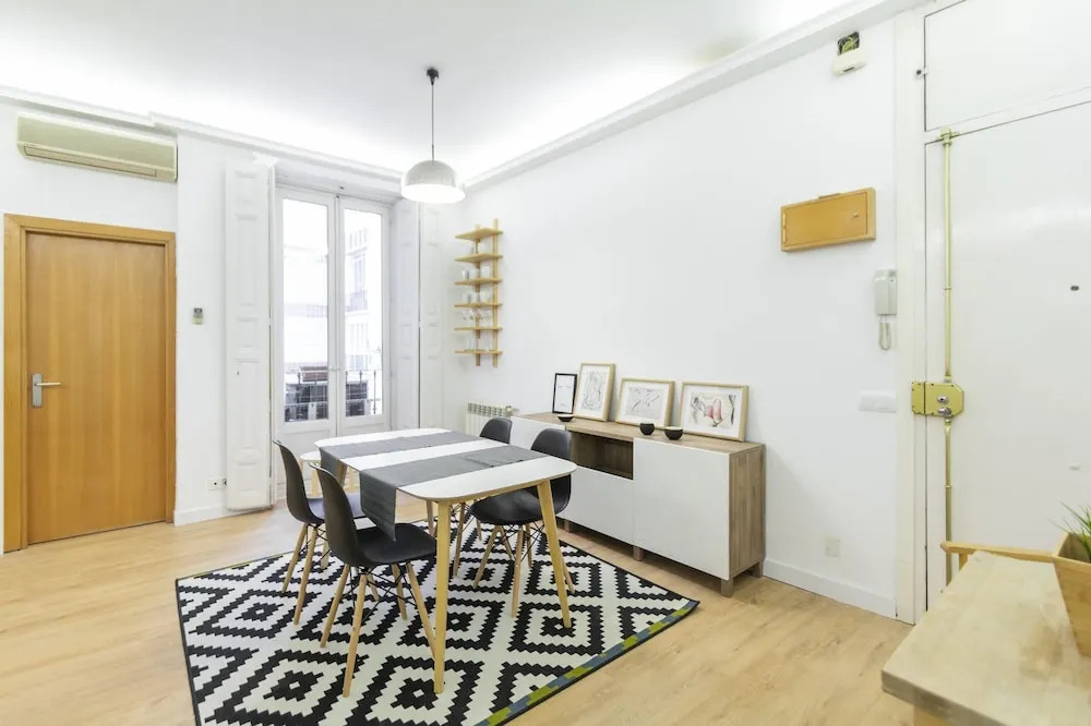 Dobo Rooms Zurbano I
