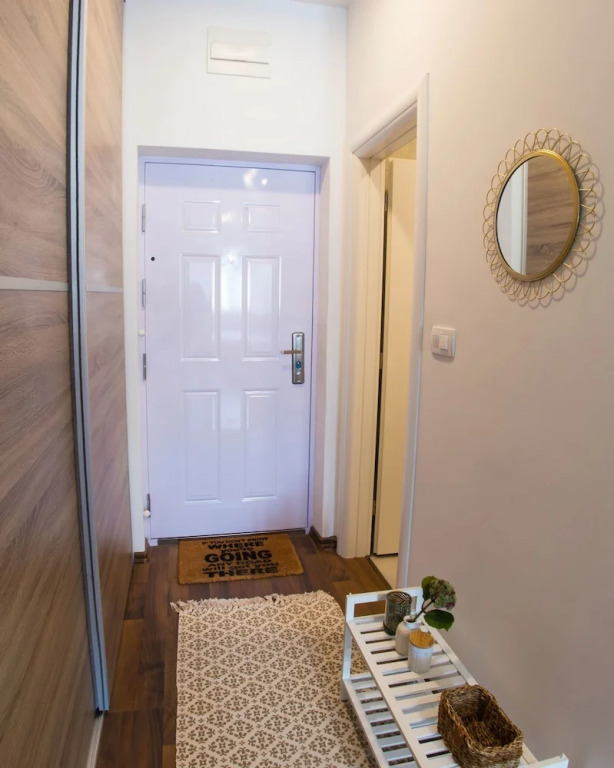 Green Leaf Apartment