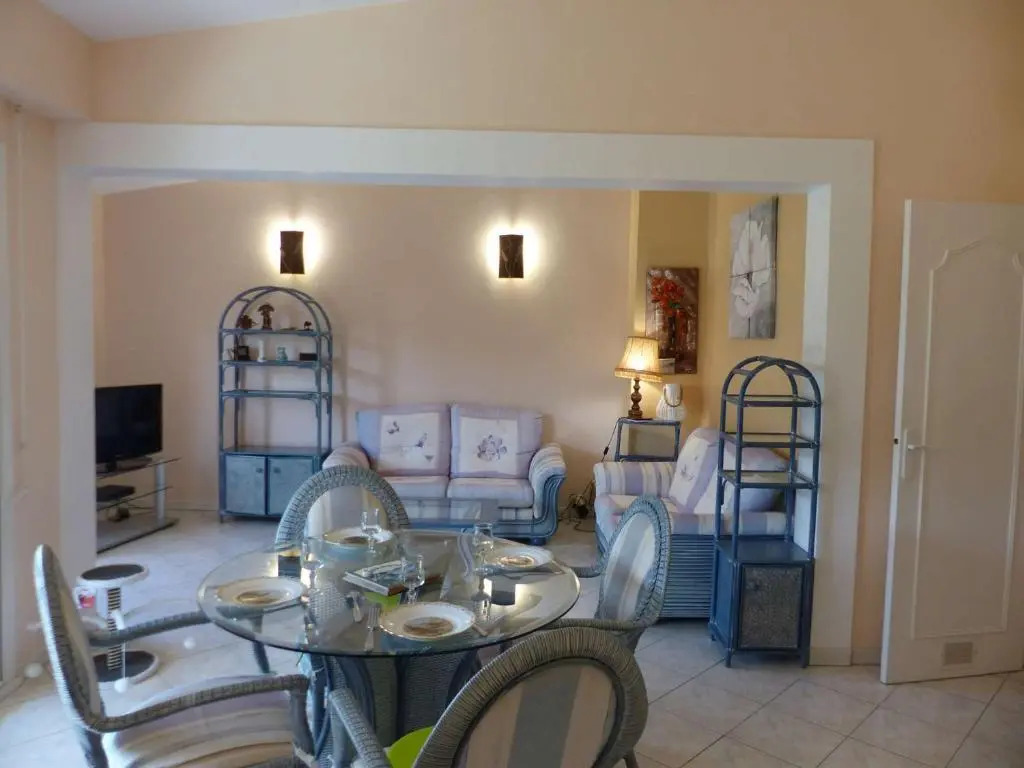 Appartement Le Lavandou, 3 pièces, 4 personnes - FR-1-308-144
