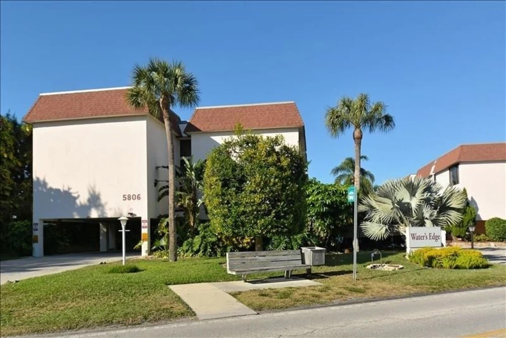 Waters Edge 205S 1 Bedroom Condo