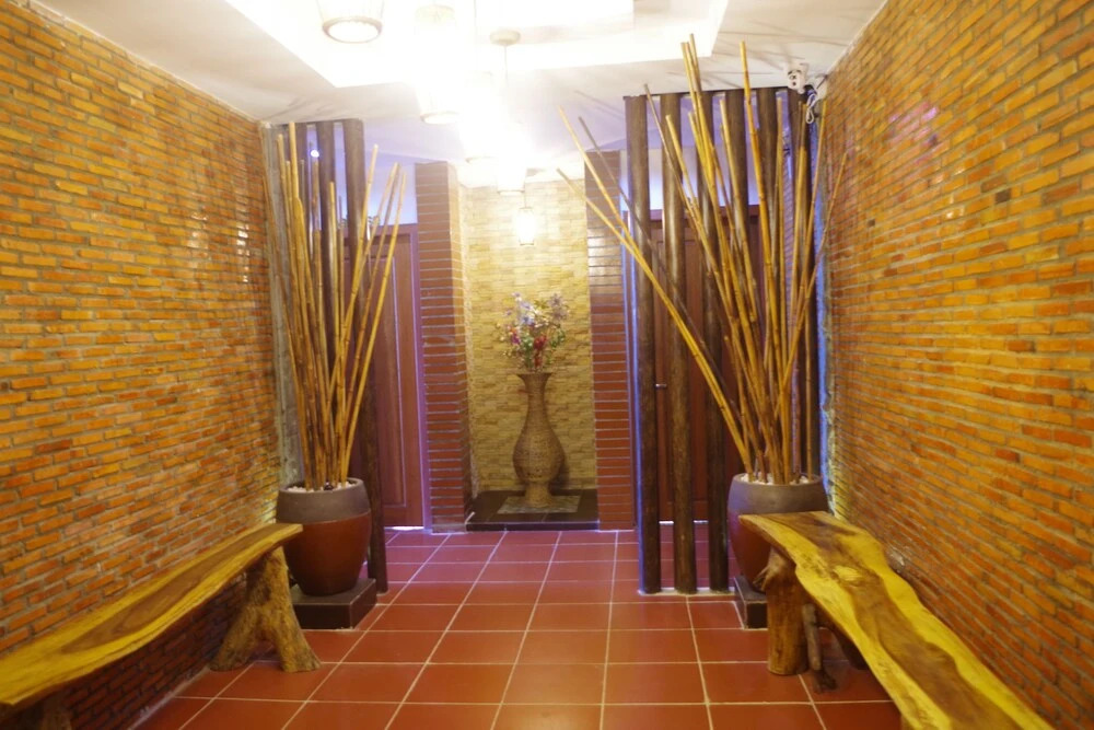 Ocean Breeze Hotel