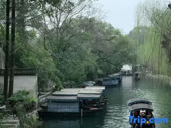 Floral Hotel·Xiyue Yaju Homestay (Nanmen Branch of Nanxun Ancient Town Scenic Area)