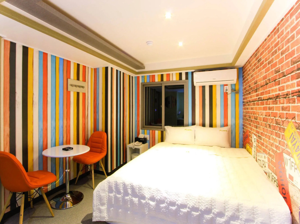 M2 motel