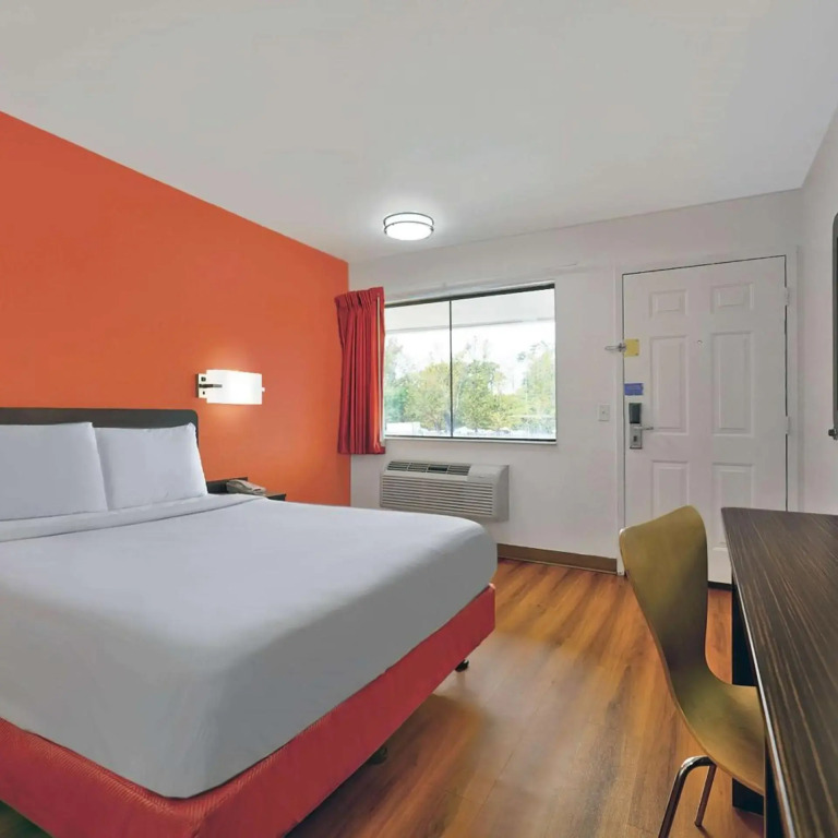 Motel 6-Columbus, GA