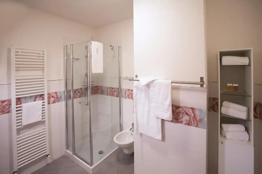 Lacroma Aparthotel
