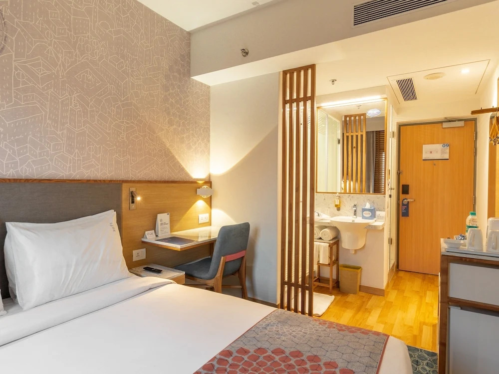 Holiday Inn Express Ahmedabad Prahlad Nagar by IHG